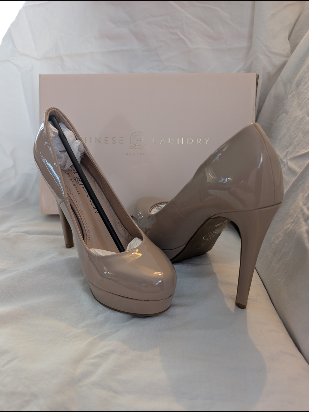 Chinese Laundry WOW Platform Pumps High Heels in Nude Patent Leather NEW  7.5